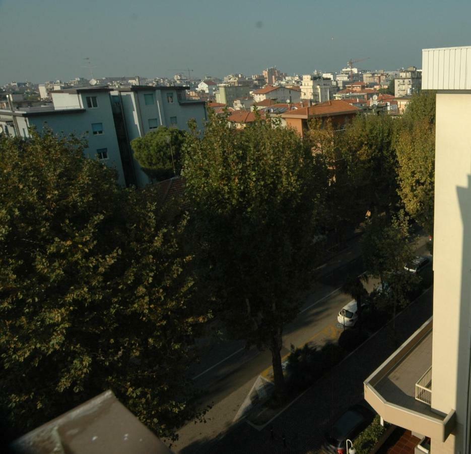 Casa Rosa Apartment Rimini Exterior photo
